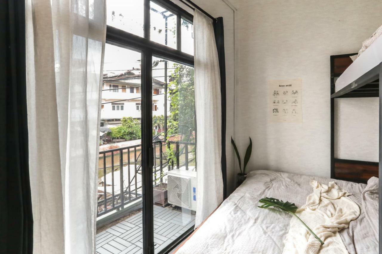 Klong House Hostel Bangkok Exterior photo