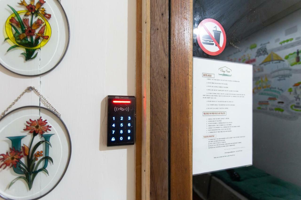 Klong House Hostel Bangkok Exterior photo